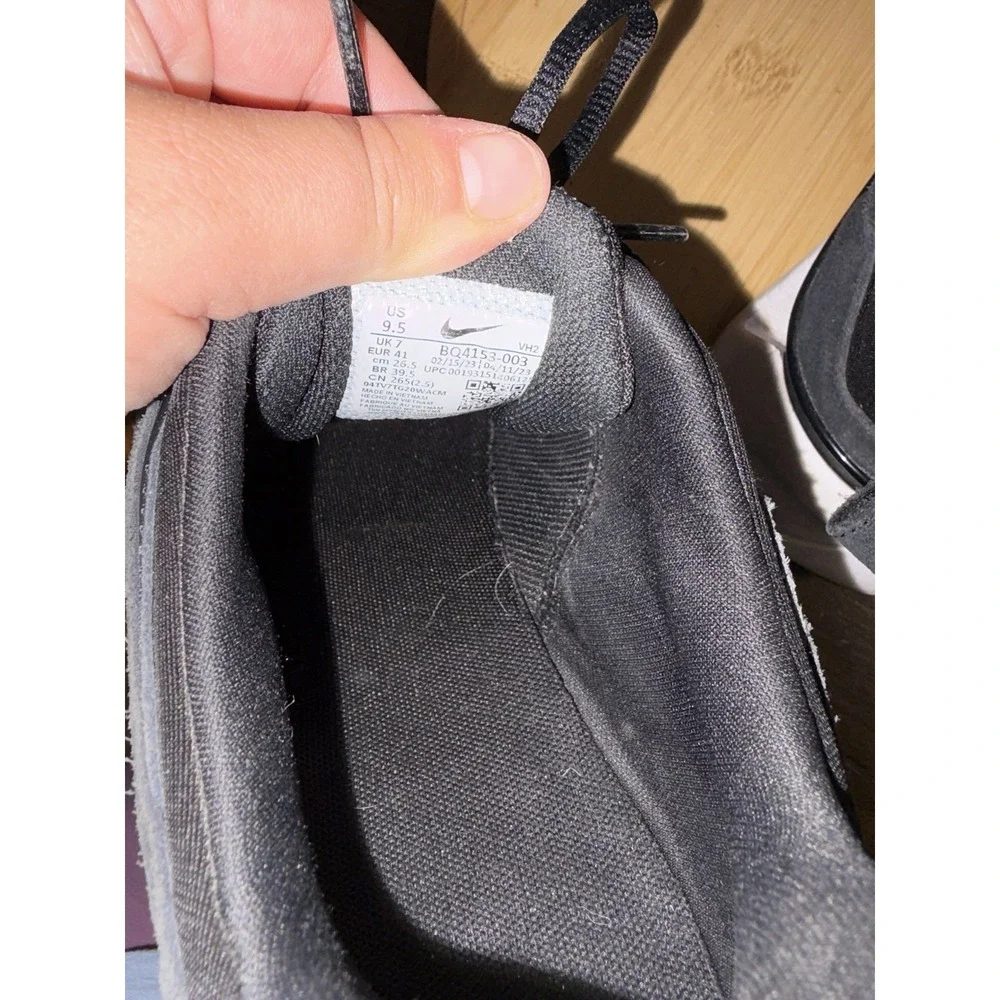 Nike Ryz 365 Womens Athletic Sneakers Black/White Size 9.5